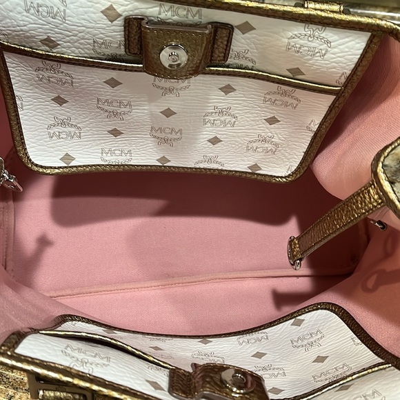 MCM EUC PRINCESS LION TOTE like New - Picture 10 of 15